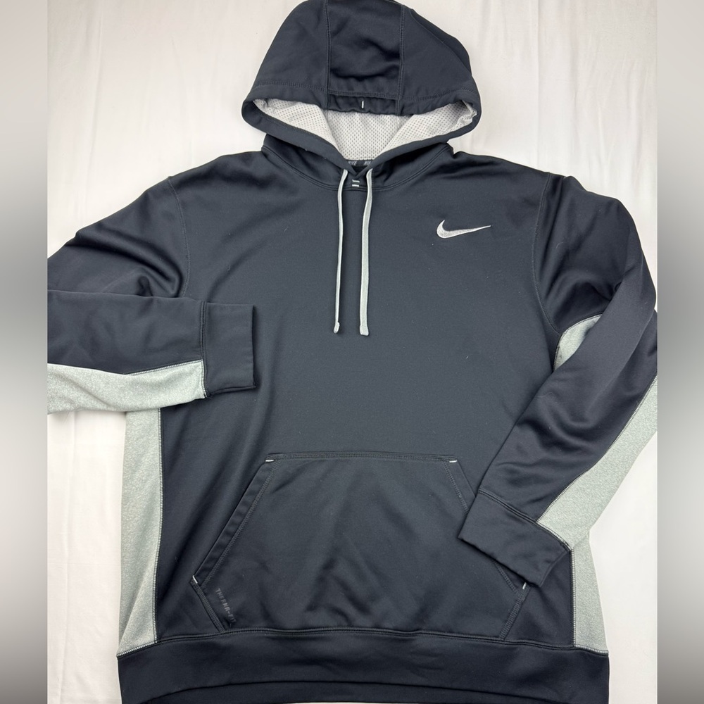 Nike men’s Pullover hoodie sweatshirt therma fit